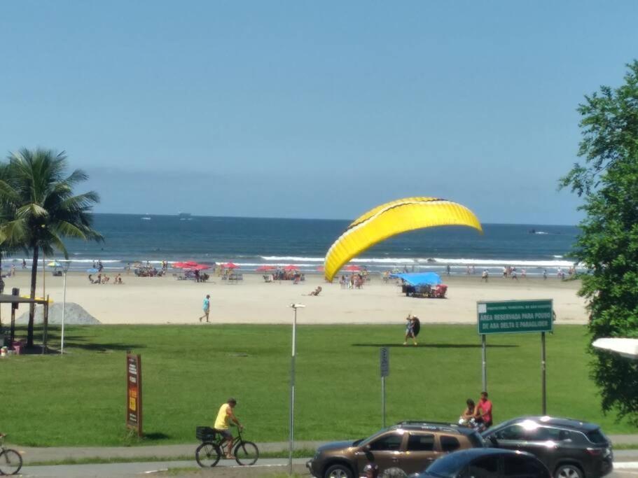 Excelente Localizacao O Mar Na Sua Frente Confira Lägenhet São Vicente Exteriör bild